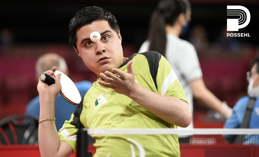 Ping pong persona jugando